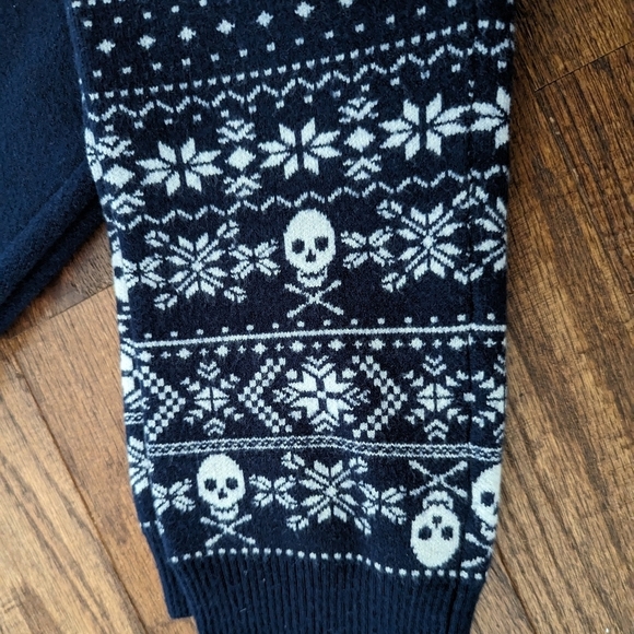 Torrid Sweater-Knit Legging – Fair Isle Skull Blue/Black & White, plus size 1x - Picture 4 of 9
